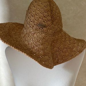 Columbia Wide Brim Foldable Straw Hat